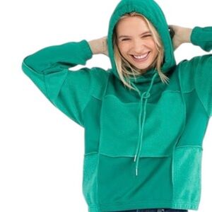 LA:BE NWT HOODIE GREEN (LR) Size Small NWT Gorgeous!